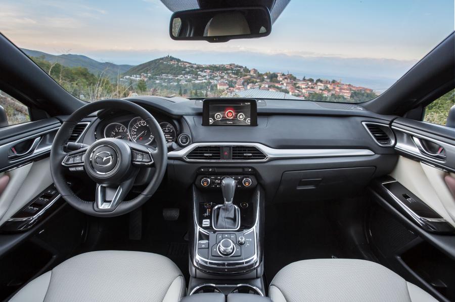 Торпедо Mazda CX-9 2017 года  (CIS) (фото 30 из 36)